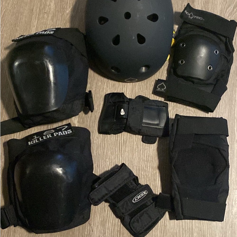helmet, knee pads, elbow pads, wrist guards